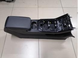 Консоль между сидений