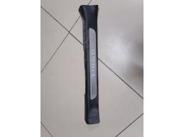 Накладка порога передняя правая