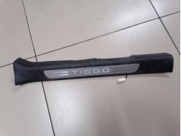 Накладка порога передняя левая