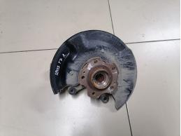 Кулак поворотный передний левый