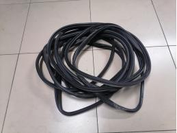 Уплотнитель дверного проема