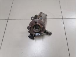 Кулак поворотный передний левый