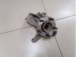 Кулак поворотный передний правый