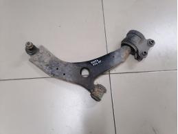 Рычаг передний правый