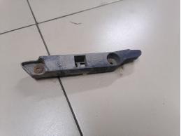 Кронштейн передний правый