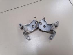 Петля двери передней правой