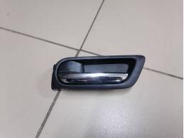 Ручка двери передней левой внутренняя