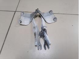 Петля капота