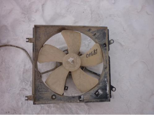  RAV 4  Диффузор вентилятора кондиционера в сборе 1AZFE 2.0л